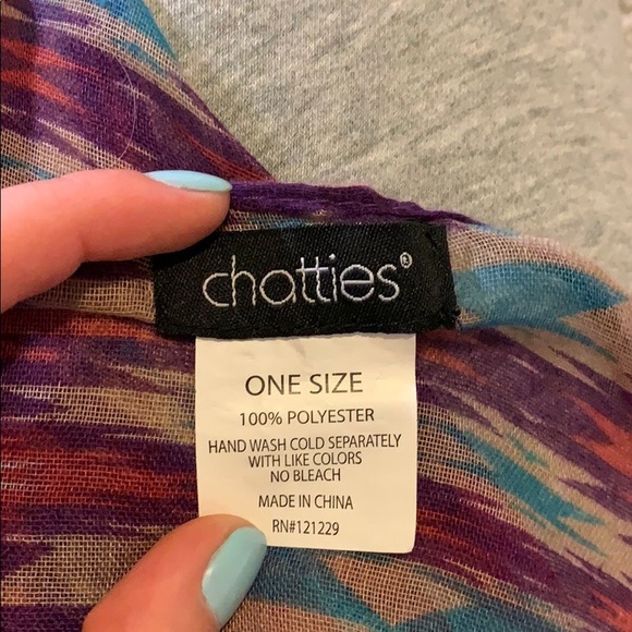 Patterned Infinity Scarf - Picture 4 of 4